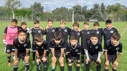 EQUIPO. La categoría 2015 de Real Pilar empató 2-2 ante Defensores de Belgrano. EQUIPO. La categoría 2015 de Real Pilar empató 2-2 ante Defensores de Belgrano.