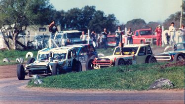 PURA ADRENALINA. Las máquinas del TC del Oeste eran en 1986 animadoras del circuito “Ciudad de Pilar”.