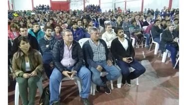 PÚBLICO. El salón del Sportivo estuvo repleto..