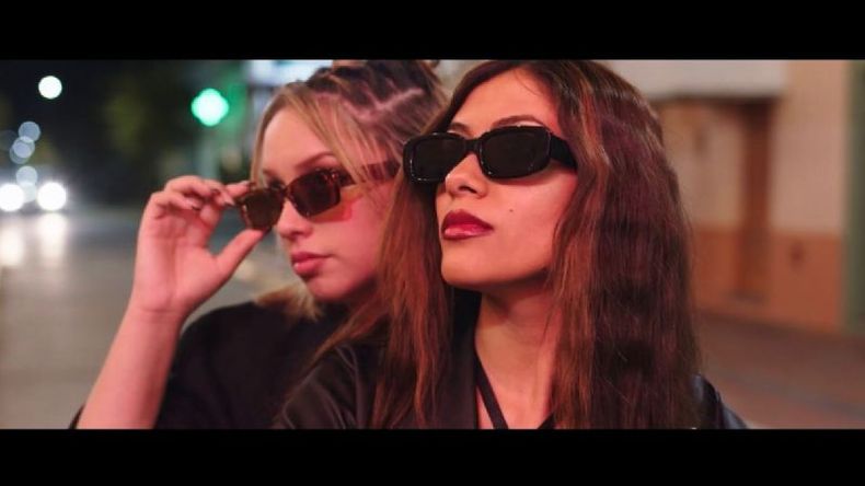 Mel y Lisbeth, juntas en el video de Maleducado..