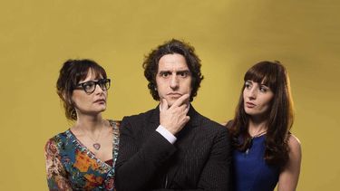 Por h o por b, con Peretti en el Teatro Gran Pilar.