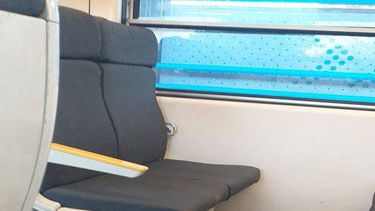 Tren que salió de Pilar hoy, 14/06, 17:32 puntual. Tapizado nuevo. Espero dure. Claudio Diaz.