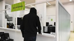 ESTATALES. Recibirán un aumento en tres tramos, hasta redondear el 40%..