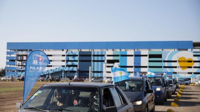 BANDERAS. El vacunatorio del Kilómetro 46 se amplió y tuvo récord de aplicaciones..