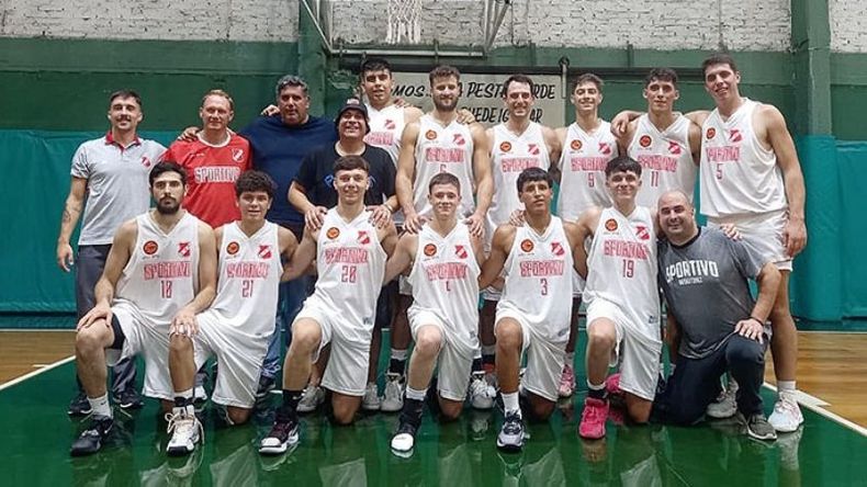 EQUIPO. La formación de Sportivo que logró el triunfo a pesar de todo. .