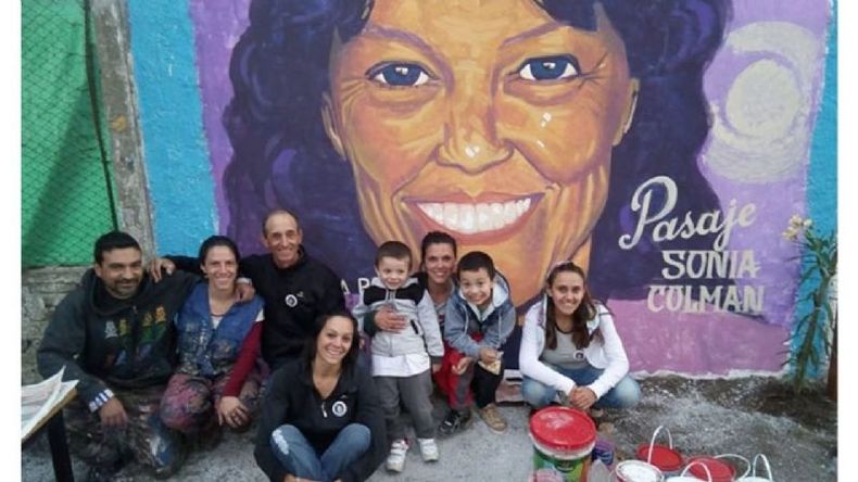 El mural del pasaje Sonia Colman de Manuel Alberti. El lunes restaurarán el de Pilar. .