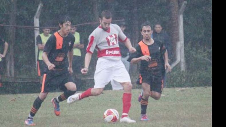 Nicolás Zeppetella marcó el 3-0 del Rancho contra Manzanares..