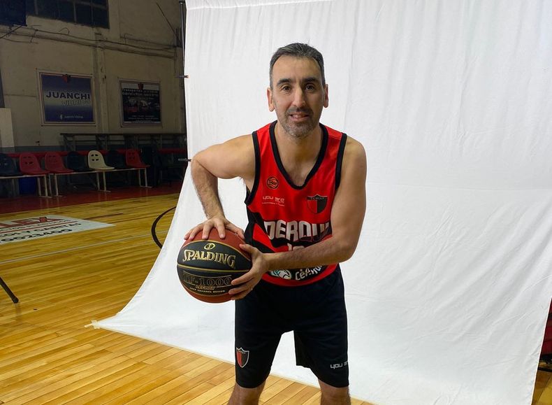 Presidente Derqui y Leo Hasenauer vuelven a unirse en la Liga Metropolitana.