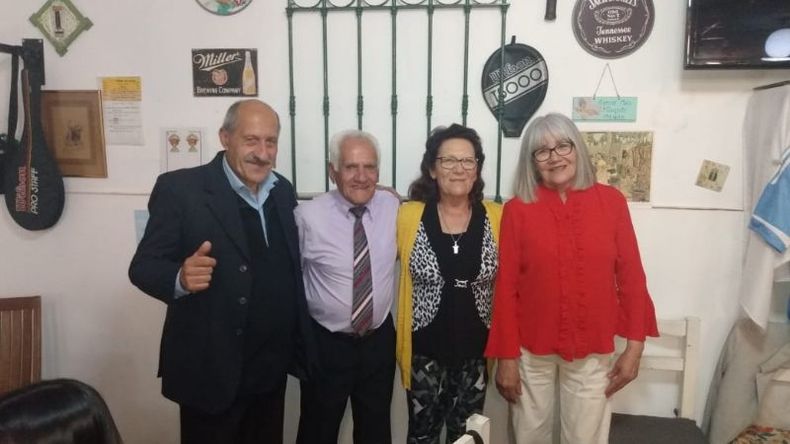 Roberto Torres fue agasajado con una cena en el restaurante El Encuentro, donde estuvo acompañado de familiares, amigos e integrantes de la asociación atlética que lleva su nombre..