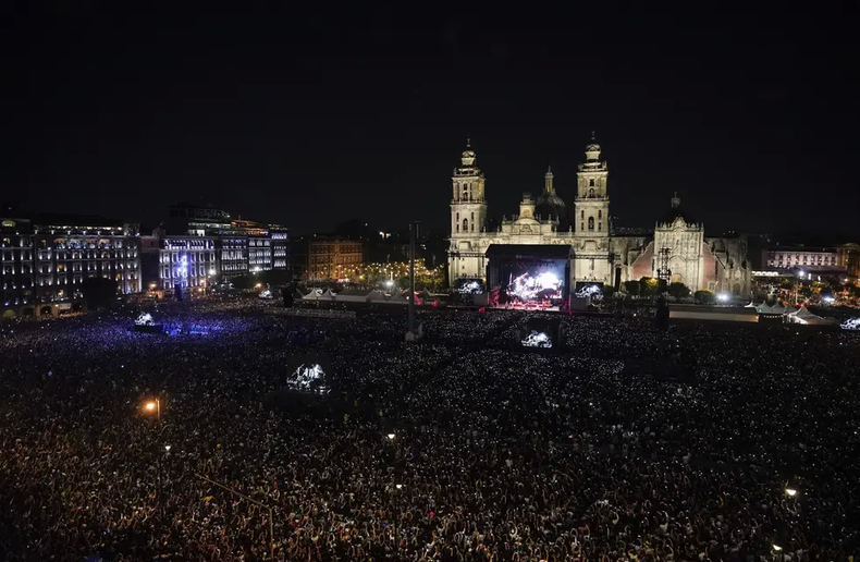 Los Fabulosos Cadillacs rompió un récord de asistencia con su concierto en la Ciudad de México. Foto. AP..webp