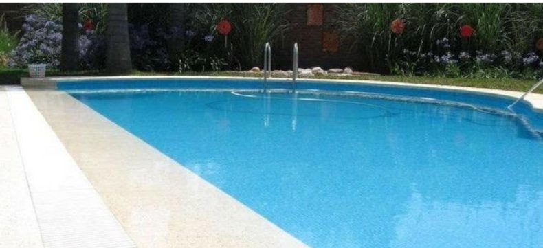 El beb de 9 meses fue hallado por sus padres en el fondo de la pileta Foto ilustrativa