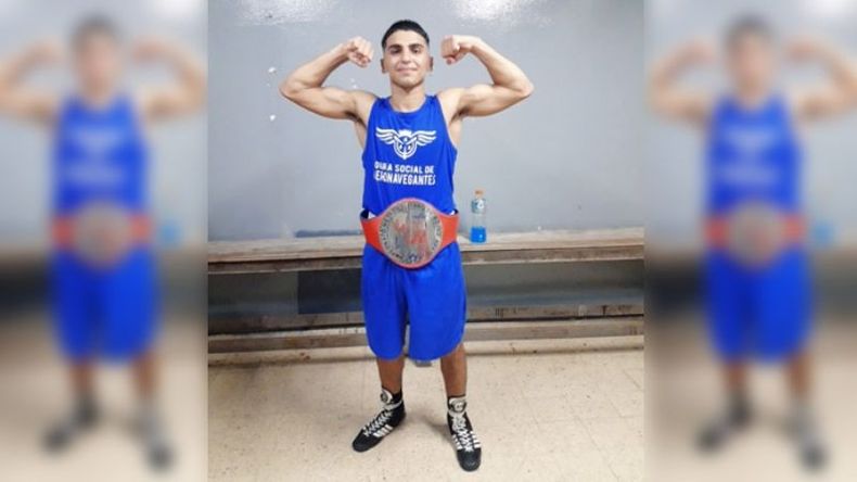 CAMPEÓN. Sebastián Sotelo luce el cinturón de la categoría Hasta 69 kilos..