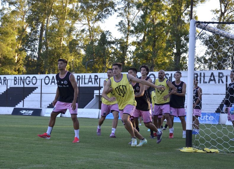Real Pilar vuelve al Carlos Barraza con la mira puesta en la cima de la Primera B
