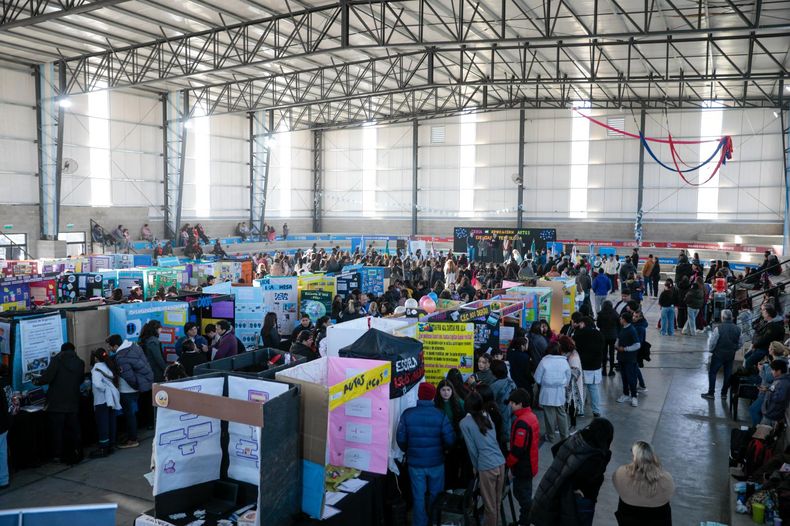 MASIVA. Los alumnos y sus familias colmaron las instalaciones del club.