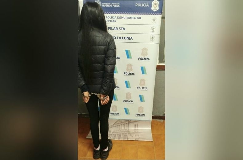 La detenida tiene 35 años y está acusada de vender drogas desde su domicilio.&nbsp;