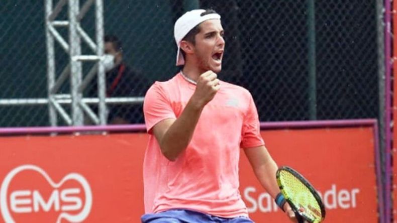 FESTEJO. Taverna está en 4tos de final del single y semi en dobles. (FOTO: @mundo.tenisok)..