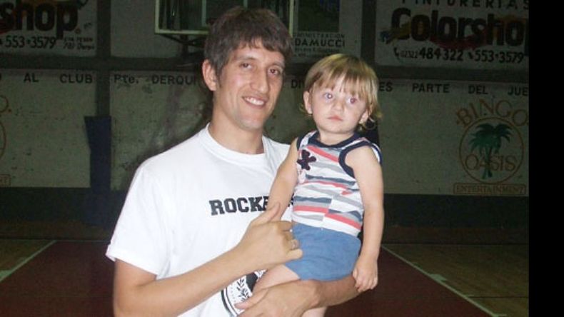 “Personalmente quiero pedir un buen año para todos los pilarenses y en especial para mi familia. El objetivo es seguir creciendo como profesional y conseguir todos los objetivos que se proponga el equipo”. Jonatan Treise, básquet..