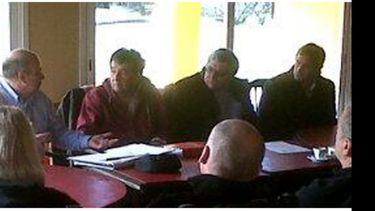 Male, en el country. El primer precandidato a concejal por el massismo zuccarista, Ricrado Male, se reunió ayer con representantes de entidades. Fue en el club de campo La Peregrina, en el marco de los encuentros en busca de extender la instalación de cámaras de seguridad aportadas por el sector privado..
