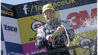 TERCERO. Después de 10 carreras, Azar volvió al podio en el TRV6..