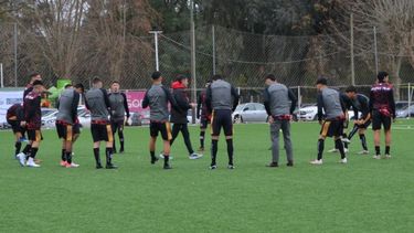 Los jugadores de Atlético Pilar buscarán su primera victoria en el Clausura.