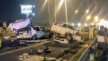 DESTRUCCIÓN. Así quedaron los autos luego del choque triple..