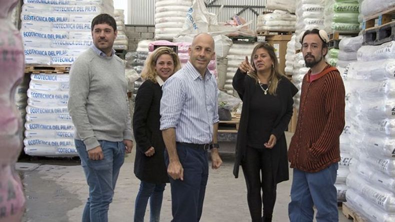 RECORRIDA. Ducoté estuvo en la planta con los jóvenes..