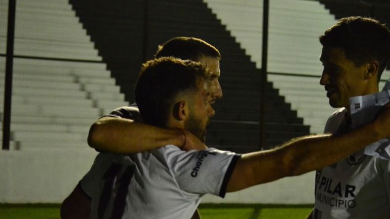 Real viene de vencer a Berazategui. Ahora va por Claypole. Foto: Fredy Caballero..