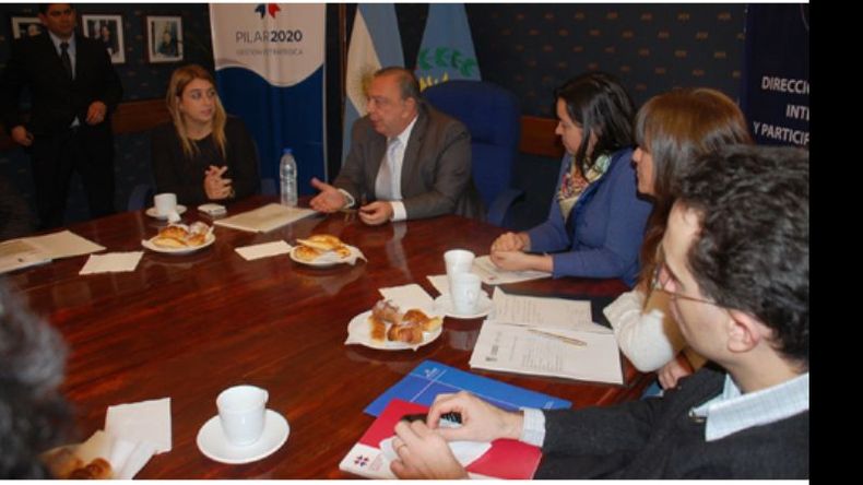 Empresarios, comerciantes y funcionarios, en el encuentro de ayer..