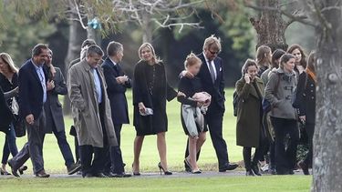 ÍNTIMA Y MUY CUSTODIADA. Así fue la ceremonia. En la foto se puede ver a Máxima y su familia..