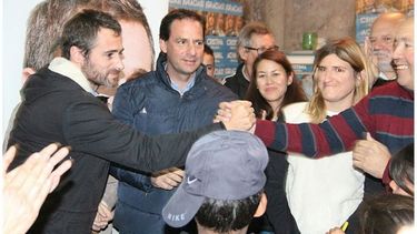 MANOS. Achával inauguró ayer una unidad básica en Lagomarsino. .