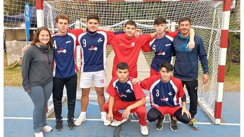 DUEÑOS DEL BOLETO. El Rancho se llevó la clasificación en Sub 18..