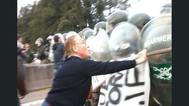 BRUTALIDAD. Exigen saber quién dio la orden de reprimir..