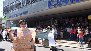 ¿FUNCIONA? La obra social de los estatales suma reclamos por la falta de respuestas..