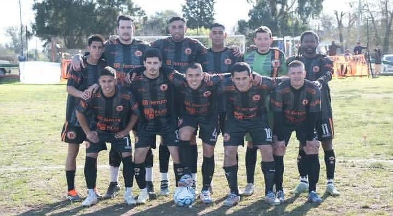 EQUIPO. Zelaya buscará el pase a la final del Reducido en Malvinas.