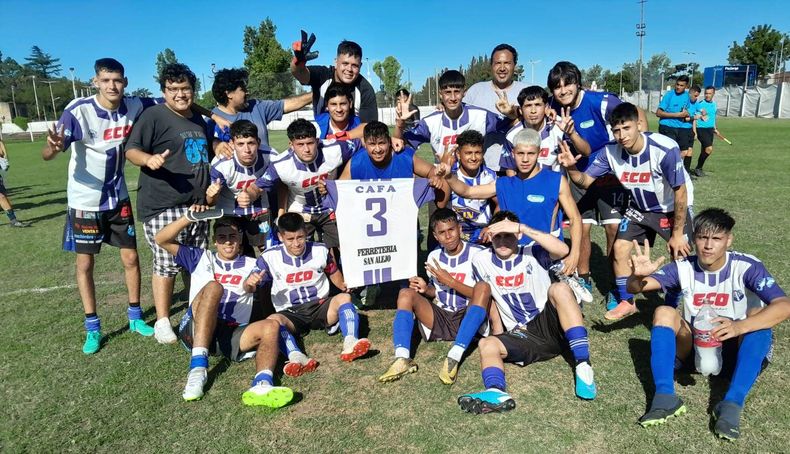 FORMACI&Oacute;N. Los pibes de Flecha Azul bajaron al l&iacute;der Ferroviaria en casa.