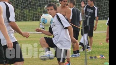Marcos hace 6 partidos que no juega por un desgarro en el isquiotibial izquierdo..