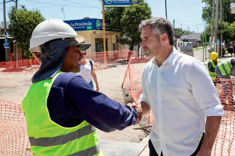 CON VECINOS Achval destac que la obra pondr en valor el corredor comercial