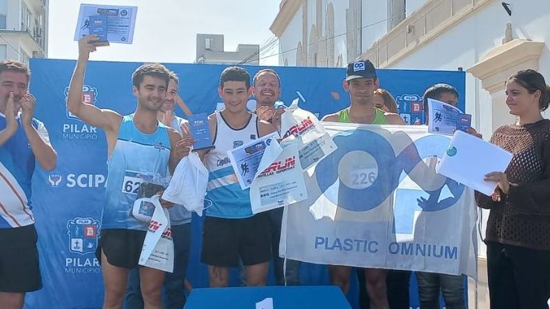 PODIO DE LOS 10k. Juan Acevedo, Agustín Grand Lund y Néstor Cabrera. .