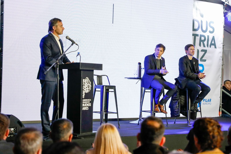 Federico Ach&aacute;val y Axel Kicillof compartieron discursos de fuerte tono pol&iacute;tico.