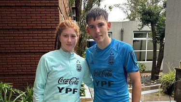 Annika Paz junto a Camilo Rey Domenech en el predio de Ezeiza.