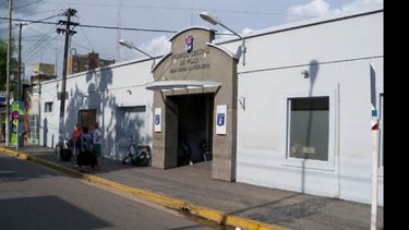 El joven fue atendido en el hospital Sanguinetti, luego de la agresión..