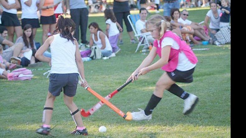 La Liga Municipal reúne a más de 2.200 jugadoras..