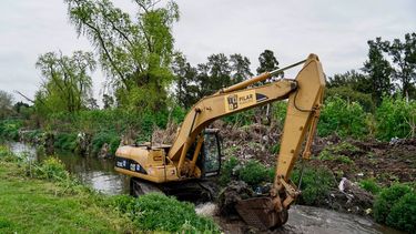 MANTENIMIENTO. La Comuna trabaja en la limpieza de arroyos y desagües.