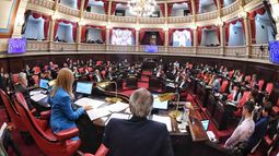 ¿ESTA VEZ SÍ? El Senado bonaerense sesionará el miércoles próximo. ¿ESTA VEZ SÍ? El Senado bonaerense sesionará el miércoles próximo.
