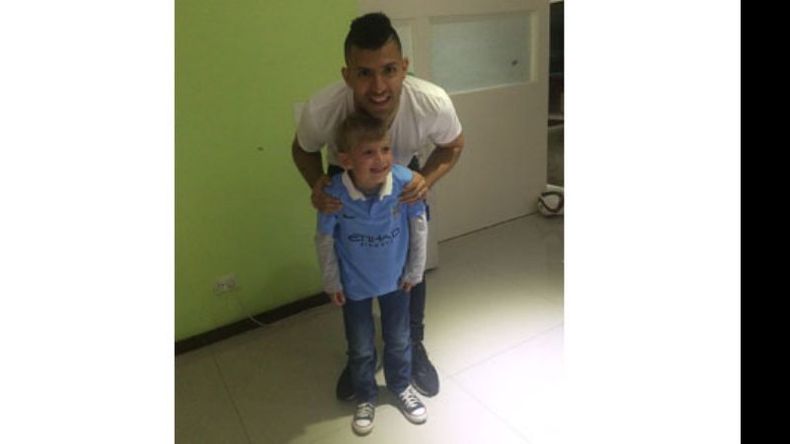 Bauty Tolosa, hincha de River y fanático de la Selección Argentina, cumplió su sueño de conocer en persona a uno de sus jugadores preferidos, Sergio Kun Agüero..