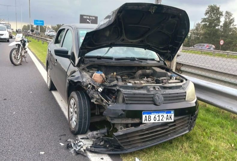 El choque en cadena involucró a tres automóviles.&nbsp;