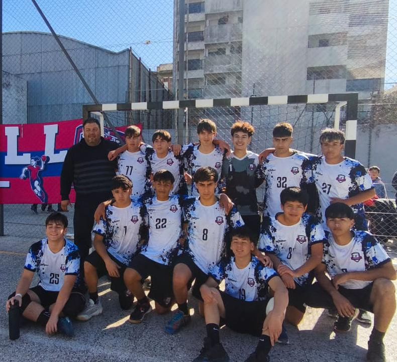 FORMACIN Los Cadetes de la Escuela Municipal aplastaron 32-9 a Comunicaciones