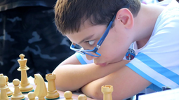 Un niño argentino se consagró como el Maestro de ajedrez más joven de la historia