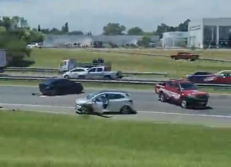 El tránsito en Panamericana fue cortado luego del accidente.