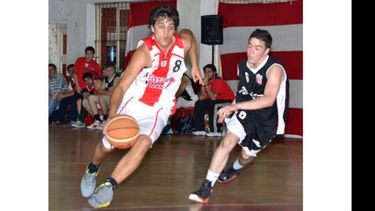 Federico Michelini (22) fue el principal anotador de Atlético ante Sarmiento..